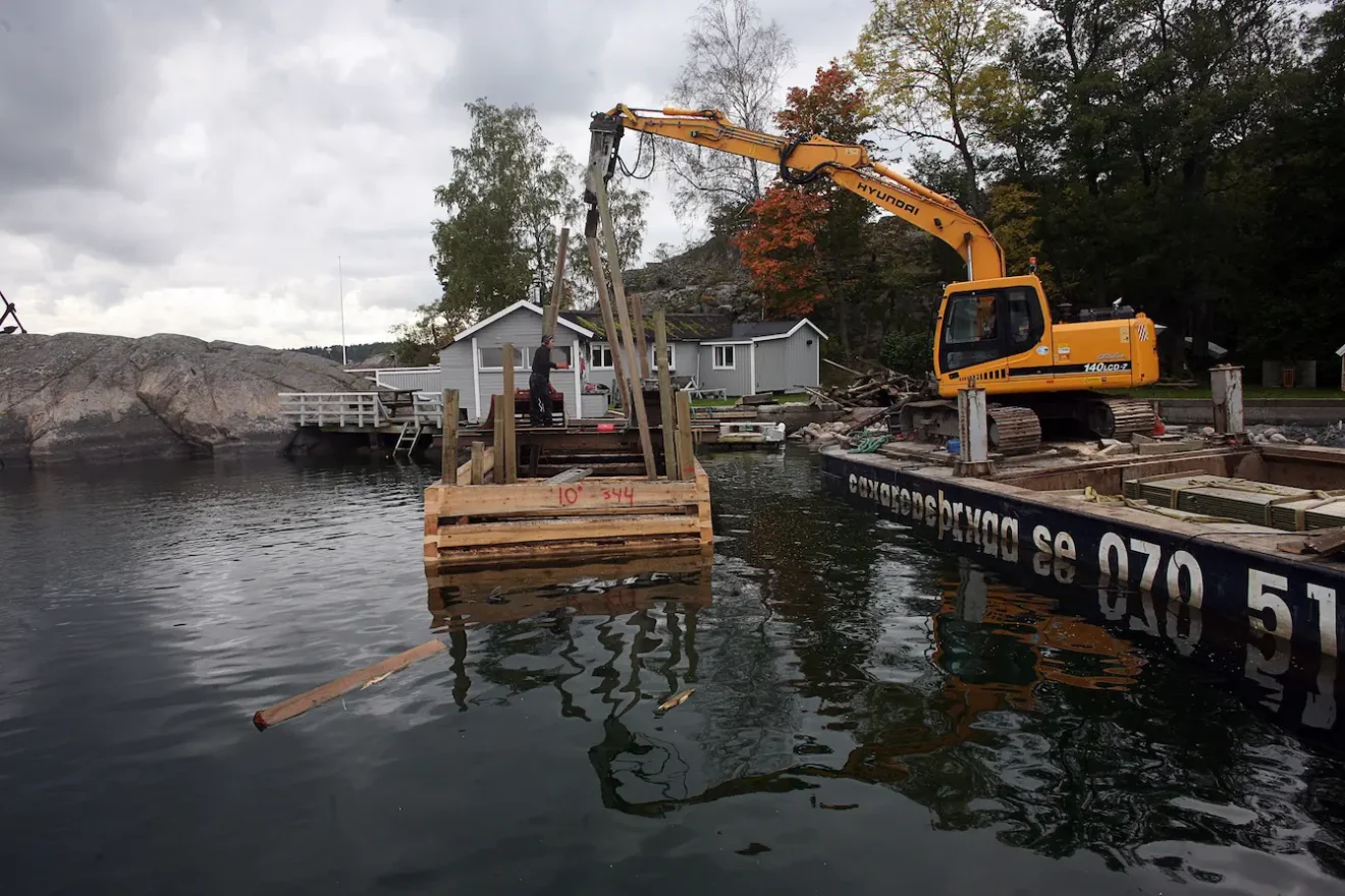 Sjötransport med pråm, Saxarens Brygg i Stockholms skärgård